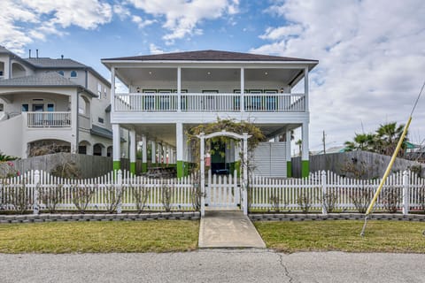 San Leon Vacation Rental | 4BR | 4.5BA | 3,600 Sq Ft