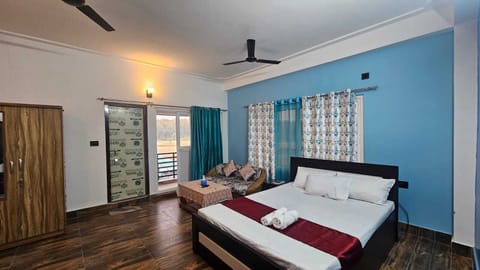 Deluxe Room | Free WiFi, bed sheets