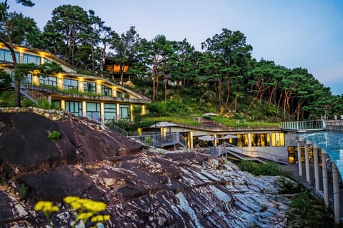 Room | Exterior