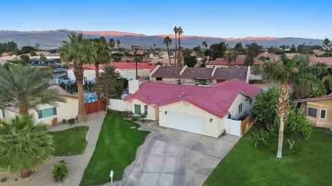 Bermuda Dunes Desert Oasis, Pool & Games House in Bermuda Dunes