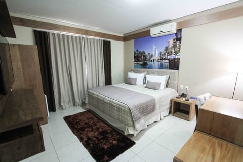 Minibar, desk, free WiFi, bed sheets