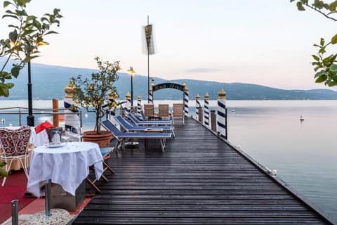 Italian cuisine, alfresco dining 