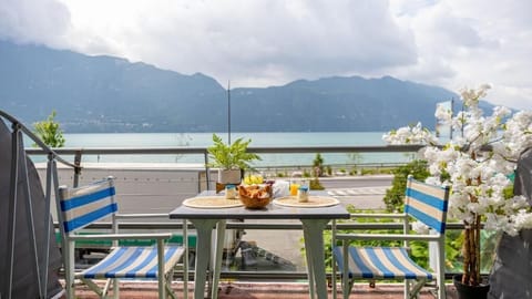 Double Room, Balcony, Lake View | Outdoor dining