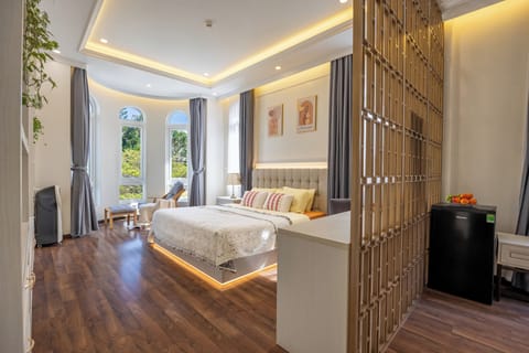 Luxury Double Room, Balcony, Park View | Free WiFi