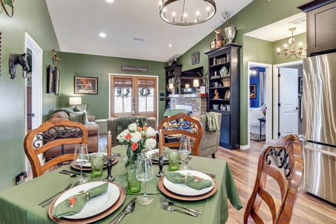 House (3 Bedrooms) | Interior