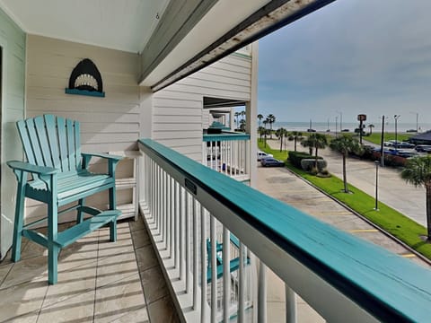 Welcome to Casa Del Mar 272-Seashells & Tail Fins!