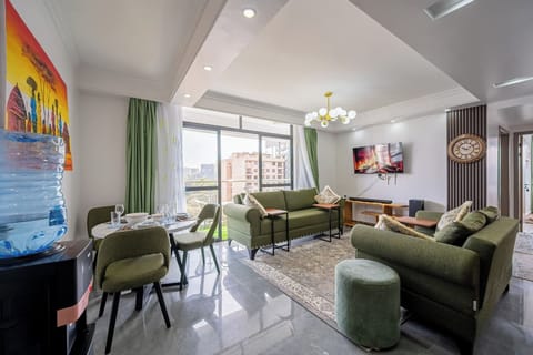 Apartment, 2 Bedrooms, Accessible, Smoking | Living room