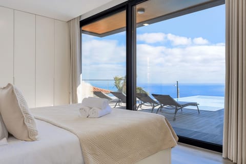 Blackout drapes, iron/ironing board, free WiFi
