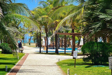 2 outdoor pools