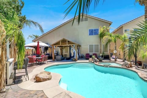 Escape to your private tropical oasis, perfect for sun, fun, and downtime.