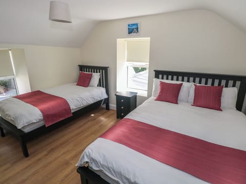 4 bedrooms, WiFi (free), individually decorated, individually furnished