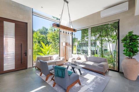 Seating area,Area and facilities,Decorative detail,Living Room,Garden view