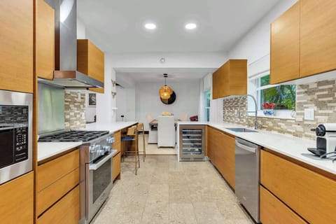 Fully equipped modern kitchen with island seating