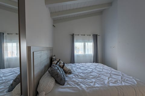 Serene 3-bedroom house with AC in charming Beausoleil House in Roquebrune-Cap-Martin