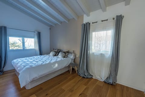 Serene 3-bedroom house with AC in charming Beausoleil House in Roquebrune-Cap-Martin