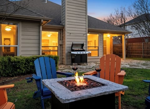 3BR NEW! Stylish Home in Cedar Park • Arcade & Fireplace - Sleeps 10 House in Cedar Park