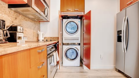 Exclusive Suite, Balcony, Ocean View | Laundry