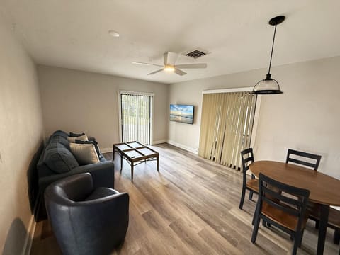 Venice Villas 1BR – Sleeps 4 Regina (7070)