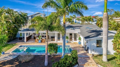 Canal-Front 3BR – Pool, Hot Tub & Boat Access (7004)