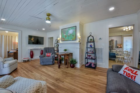 Tuscaloosa Vacation Rental | 3BR | 3BA | 1,200 Sq Ft