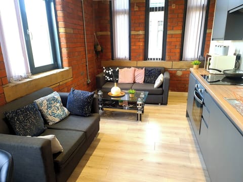 Apartment, 2 Bedrooms | Living room