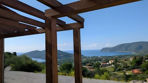 Apartment 'Adriana Bilocale' with Sea View, Wi-Fi and Air Conditioning Apartment in Lacona