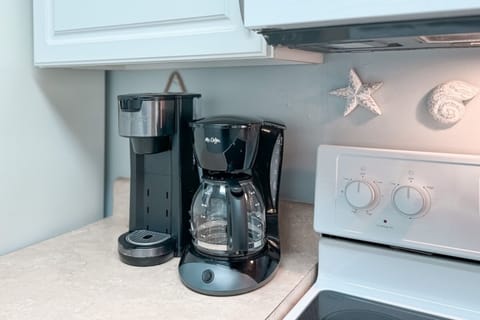 Signature Condo, 2 Bedrooms, Balcony, Beach View | Private kitchen | Fridge, microwave, oven, stovetop