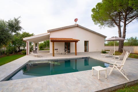 Villa Flò with Pool Villa in Tuscany