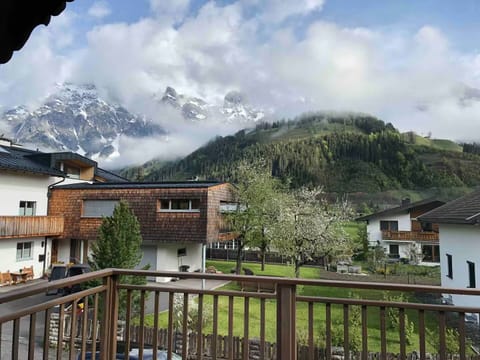 Apartment, 2 Bedrooms, Pets Allowed, Mountain View | Mountain view