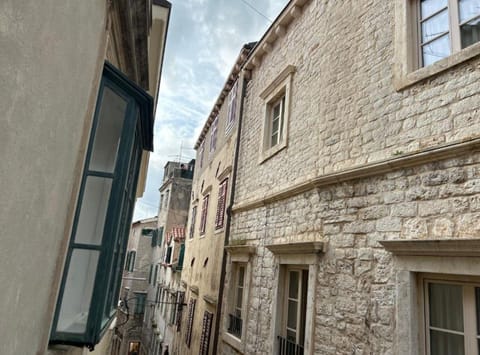 Studio (Studio Apartment with City View) | Exterior