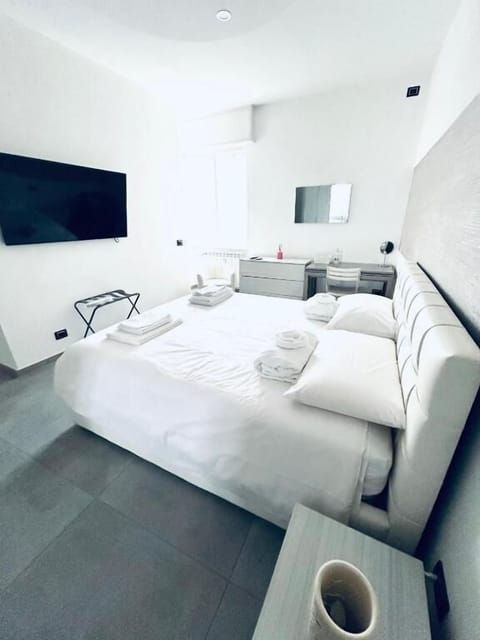 Frette Italian sheets, premium bedding, down comforters