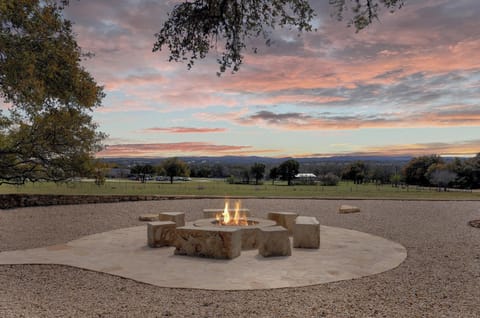 Blanco Hill Country Hideaway House in Blanco