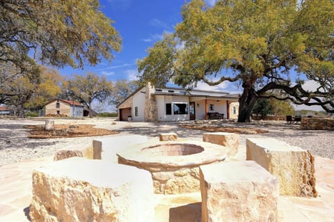 Blanco Hill Country Hideaway House in Blanco