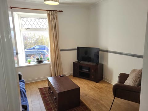 Modernised 3 bedroom 2 bathroom home ideal for business or pleasure House in Wales