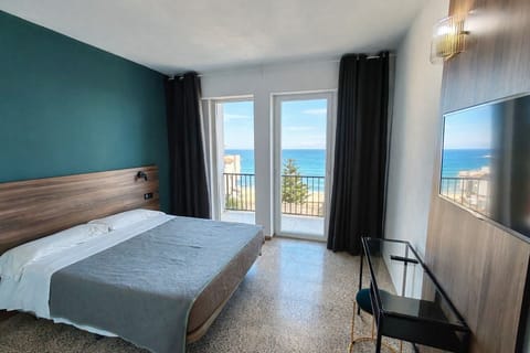 Comfort Double Room, Sea View | In-room safe, desk, free WiFi