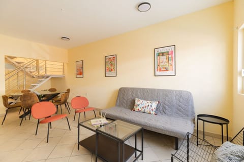 Meeting / conference room,Living Room