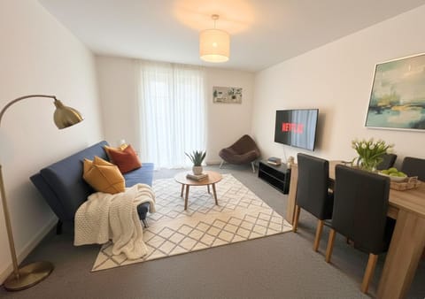 West Two 2-Bed High Floor with City Views Apartment in Birmingham