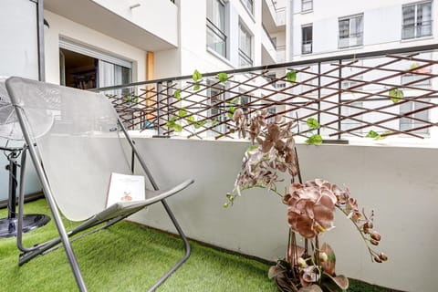 Savourez des moments de détente sur cette terrasse, idéale pour profiter du plein air en toute tranquillité