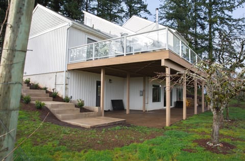 Vineyard 1 bedroom apartment in West Salem - Gorgeous Views. Apartment in Salem