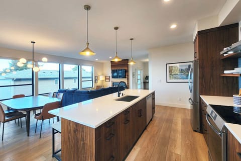 Large kitchen island for prepping favorite meals.