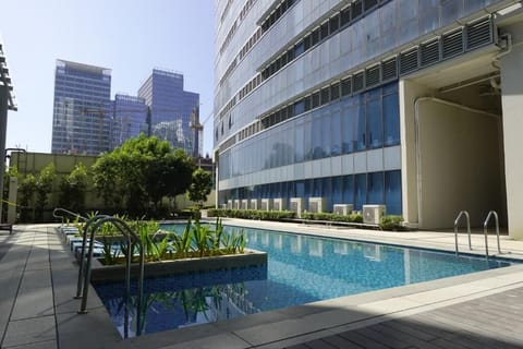 2 outdoor pools