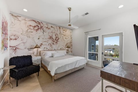 Modern Zilker Retreat | Downtown Views + Walk to ACL & Barton Springs House in Zilker