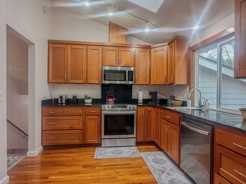 Entire 3-bedroom charming house in Lake Forest Park House in Lake Forest Park