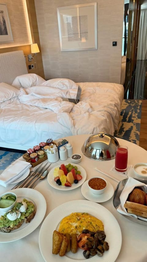Free daily cooked-to-order breakfast