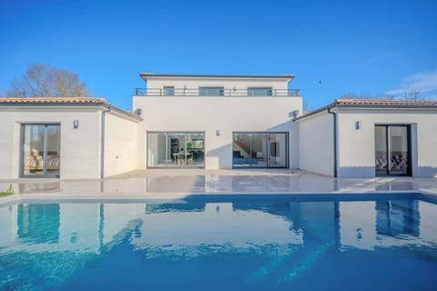 Vue sur l'extérieur de la villa