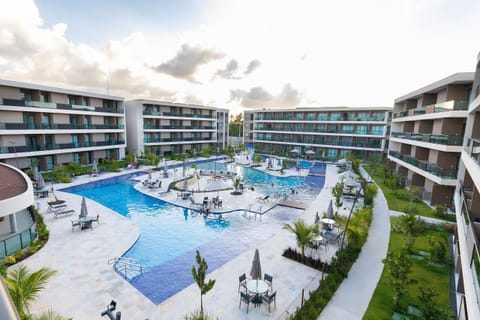 Basic Apartment | Pool
