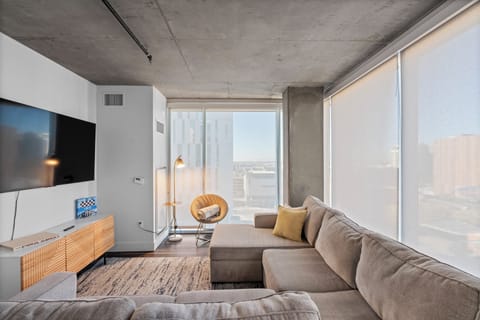 Triple Room, Non Smoking, City View | Living area