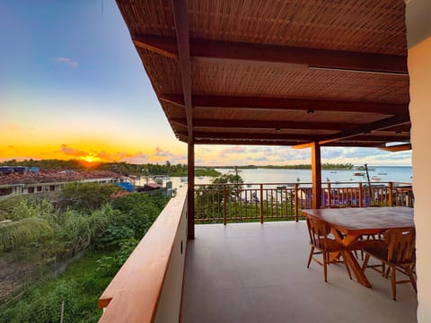 Deluxe Villa, Sea View | Outdoor dining