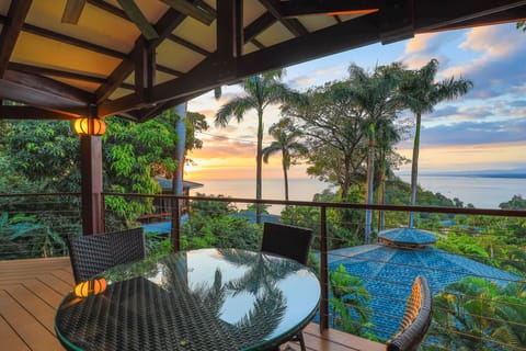 Maunaloa | Balcony view