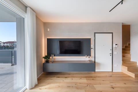 Luxury villa with private pool Villa in Sirmione